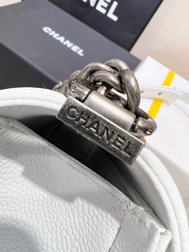 13344149148689435 BOY BAG MEDIUM 25 WHITE CAVIAR RUTHENIUM HARDWARE