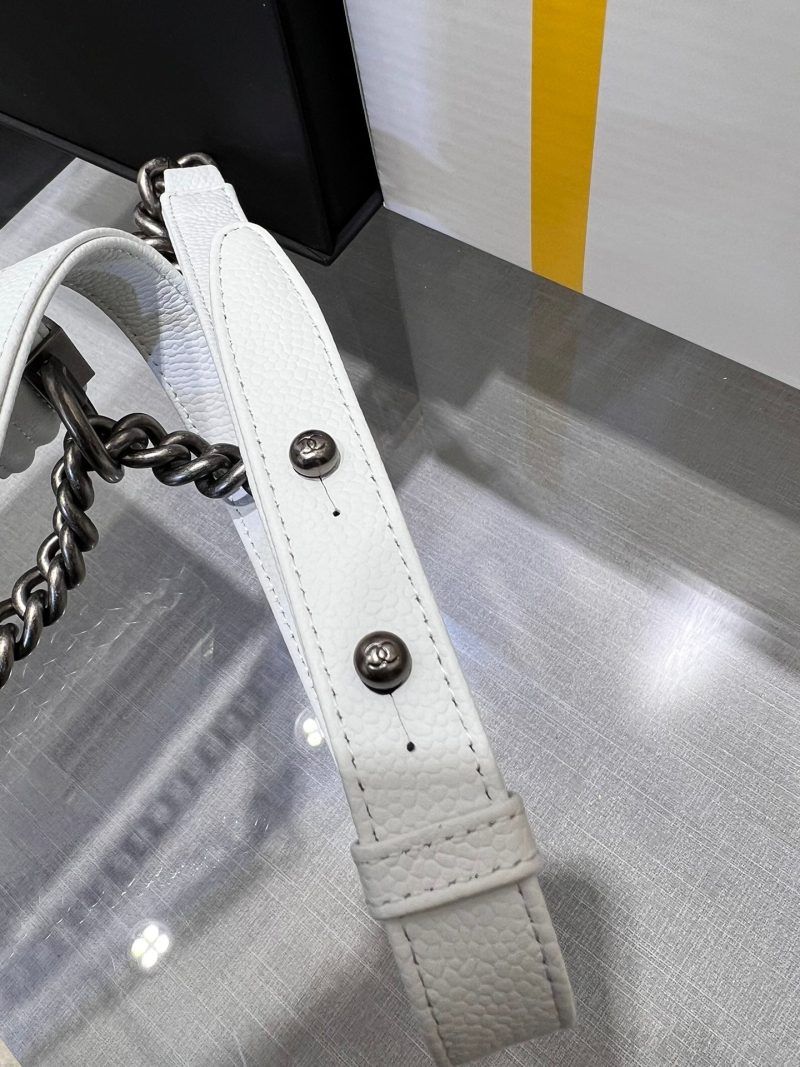 13344149151490179 BOY BAG MEDIUM 25 WHITE CAVIAR RUTHENIUM HARDWARE