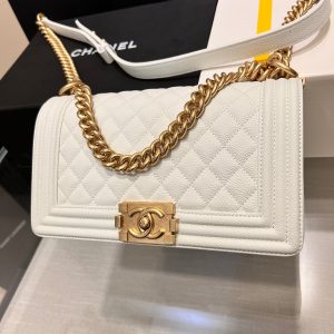 13344149175790738 BOY BAG MEDIUM 25 WHITE CAVIAR GOLD HARDWARE