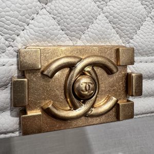 13344149178239090 BOY BAG MEDIUM 25 WHITE CAVIAR GOLD HARDWARE