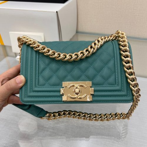 13344151694713859 BOY BAG SMALL 20 EVER GREEN CAVIAR GOLD HARDWARE