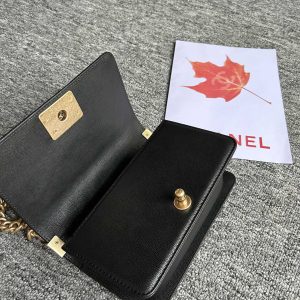 13344405369615759 BOY BAG SMALL 20 BLACK CHEVRON CAVIAR GOLD HARDWARE