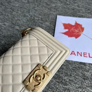 13344405413392293 BOY BAG SMALL 20 CREAM CAVIAR GOLD HARDWARE