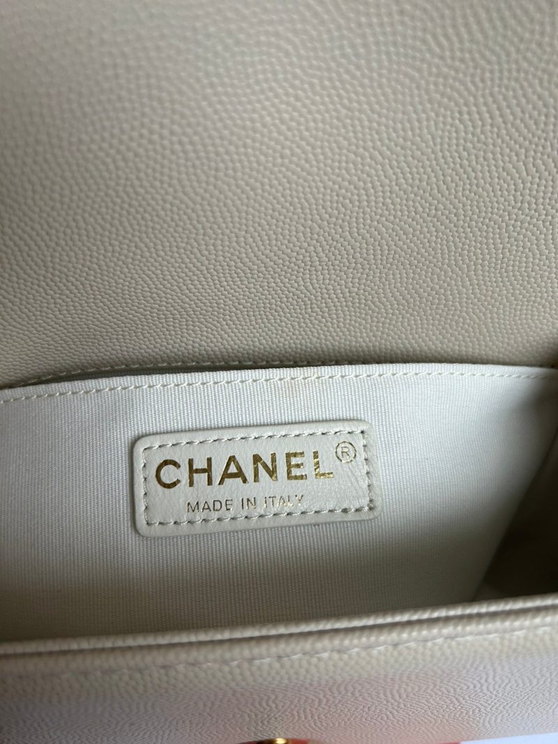 13344405419220859 BOY BAG SMALL 20 CREAM CAVIAR GOLD HARDWARE