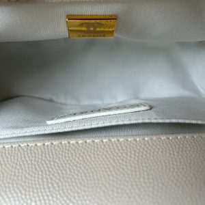 13344405420700669 BOY BAG SMALL 20 CREAM CAVIAR GOLD HARDWARE