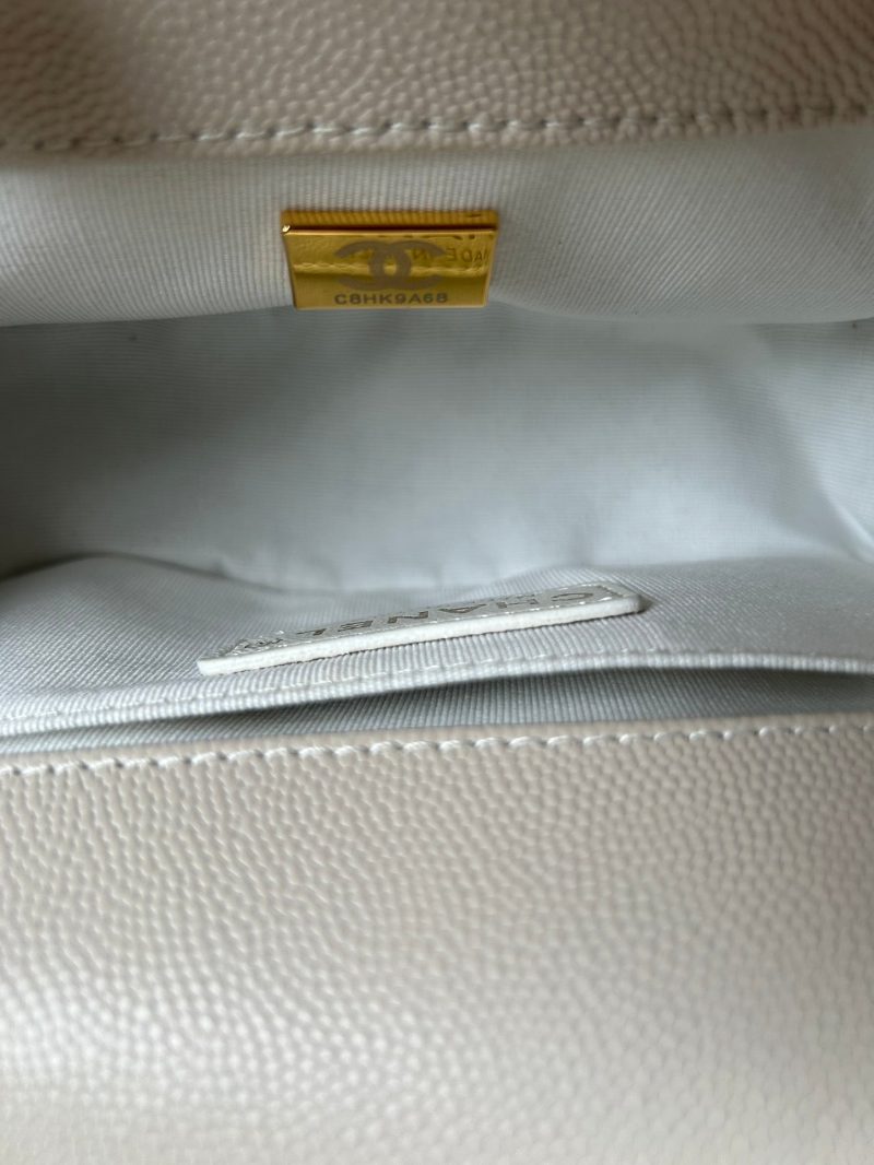 13344405420700669 BOY BAG SMALL 20 CREAM CAVIAR GOLD HARDWARE