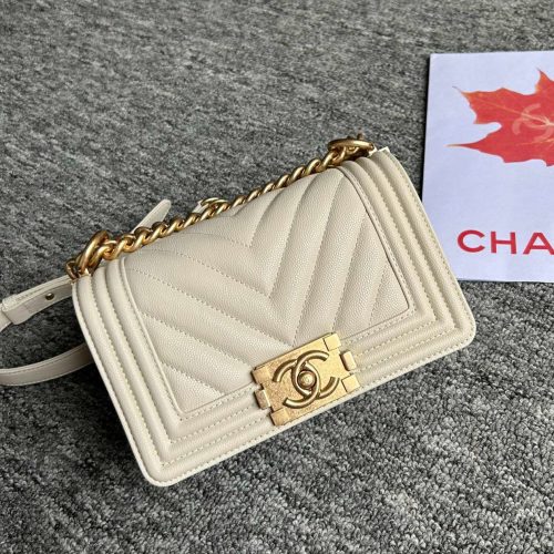 13344405428461530 BOY BAG SMALL 20 CREAM CHEVRON CAVIAR GOLD HARDWARE