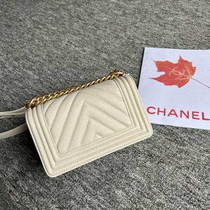BOY BAG SMALL 20 CREAM CHEVRON CAVIAR GOLD HARDWARE