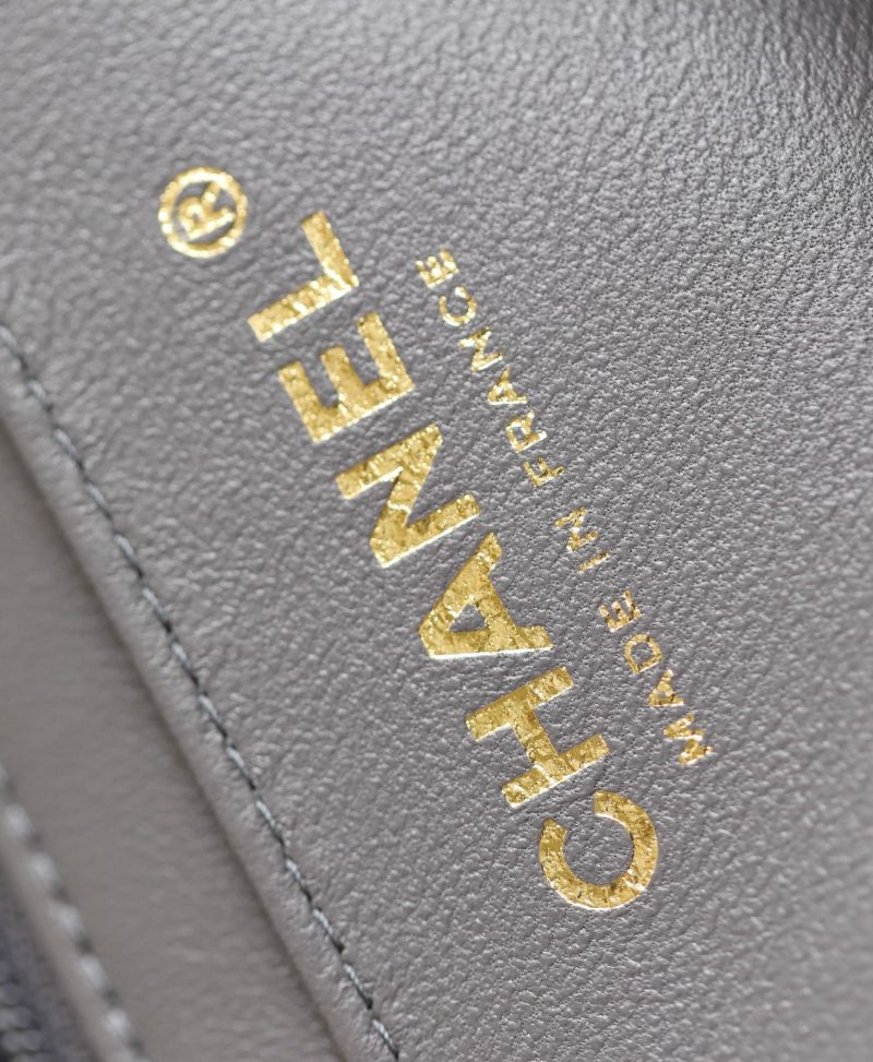 FLAP BAG 23 GREY LAMBSKIN GOLD HARDWARE TOP HAND