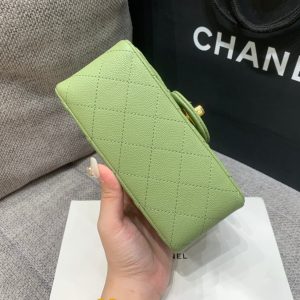 MINI SQUARE FLAP BAG 17CM GREEN CAVIAR GOLD HARDWARE
