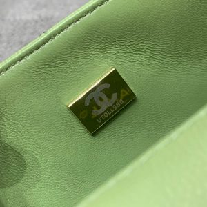 MINI SQUARE FLAP BAG 17CM GREEN CAVIAR GOLD HARDWARE