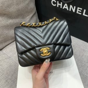 MINI SQUARE FLAP BAG 17CM BLACK LAMBSKIN CHEVRON GOLD HARDWARE