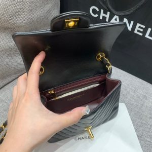 MINI SQUARE FLAP BAG 17CM BLACK LAMBSKIN CHEVRON GOLD HARDWARE