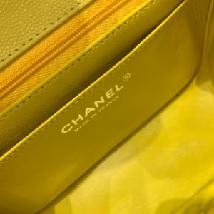 MINI SQUARE FLAP BAG 17CM YELLOW CAVIAR SILVER HARDWARE