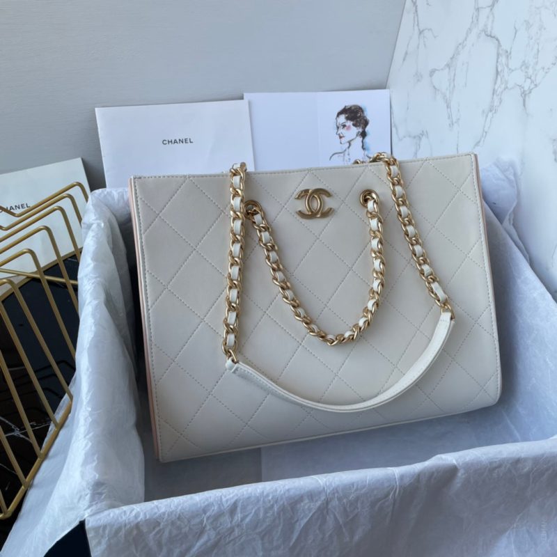 13347789289337930 SMALL TOTE 31CM WHITE LAMBSKIN GOLD HARDWARE