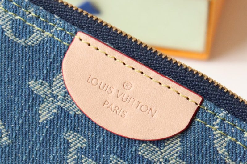 13348053281226231 LV POCHETTE CLET DENIM BLEU
