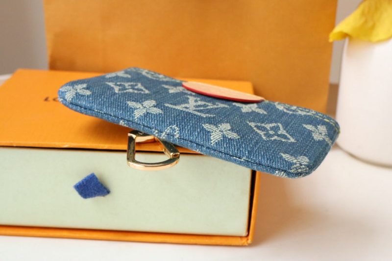 13348053282813846 LV POCHETTE CLET DENIM BLEU