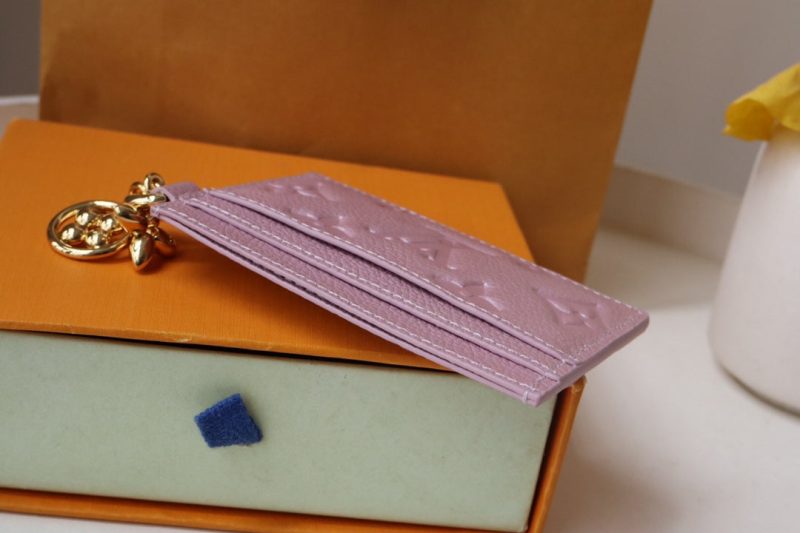 13348125194332039 CHARM CARD HOLDER PINK MONOGRAM CANVAS