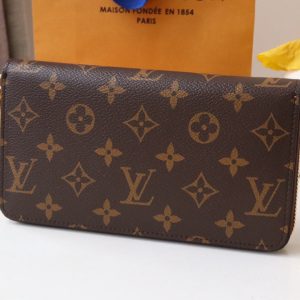 13348126770418808 ZIPPY WALLET 9.5 MONOGRAM CANVAS