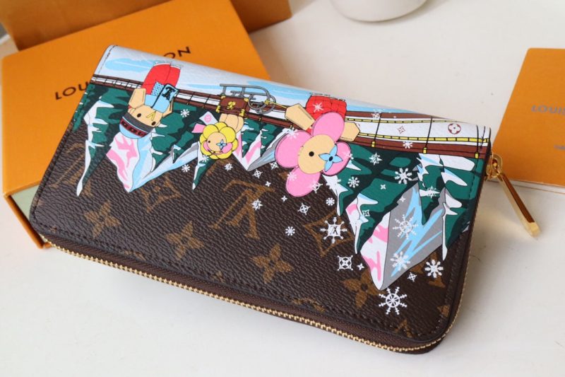13348126772122001 ZIPPY WALLET 9.5 MONOGRAM CANVAS