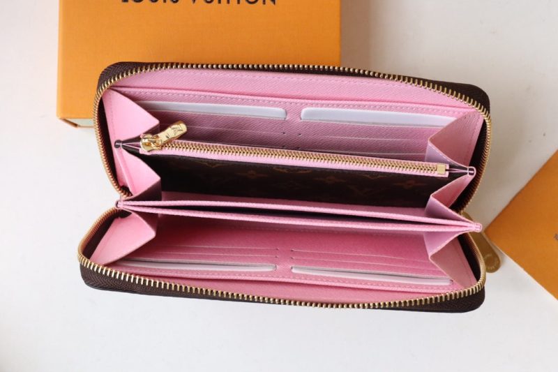 13348126775769474 ZIPPY WALLET 9.5 MONOGRAM CANVAS