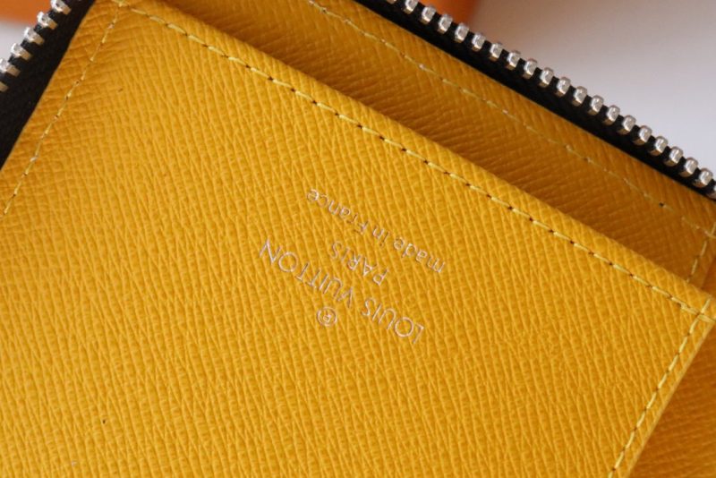 13349349024306696 ZIPPY WALLET 20 BLACK CANVAS