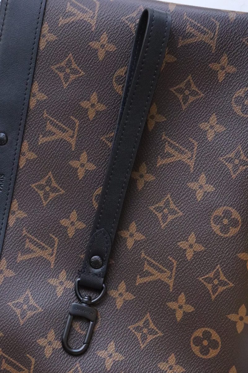13349349774878694 POCHETTE TO GO 30 MONOGRAM CANVAS