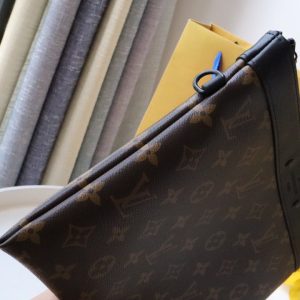 13349349776590215 POCHETTE TO GO 30 MONOGRAM CANVAS