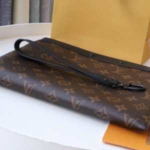 13349349778139623 POCHETTE TO GO 30 MONOGRAM CANVAS