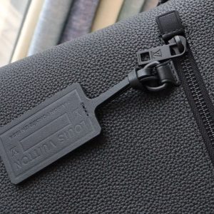 13349350249032414 TAKEOFF POUCH 30 AEROGRAM BLACK CALFSKIN