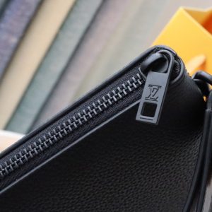 13349350256118319 TAKEOFF POUCH 30 AEROGRAM BLACK CALFSKIN