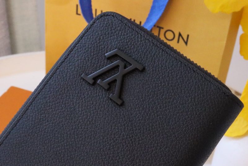 13349350657891853 ZIPPY WALLET 10 BLACK AEROGRAM CALFSKIN