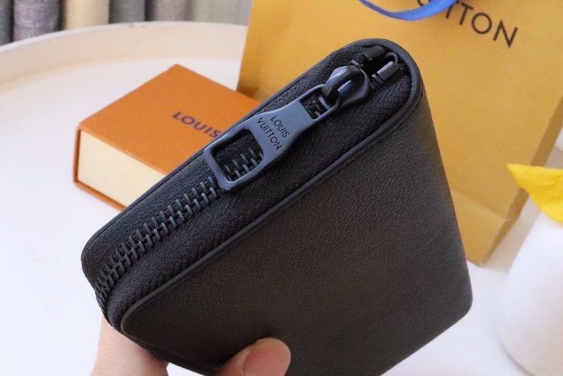 13349350659627902 ZIPPY WALLET 10 BLACK AEROGRAM CALFSKIN