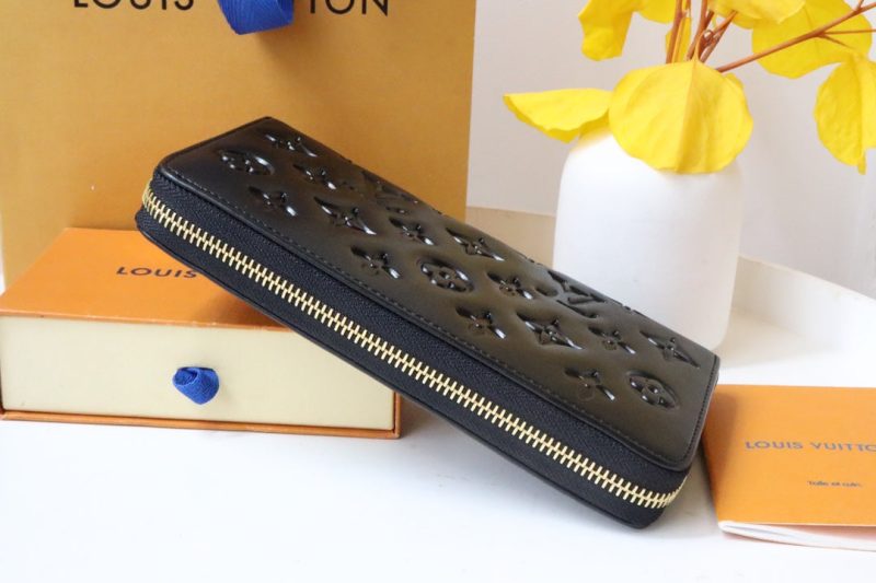 13349352749104976 ZIPPY WALLET 19 BLACK EMBOSSED LAMBSKIN