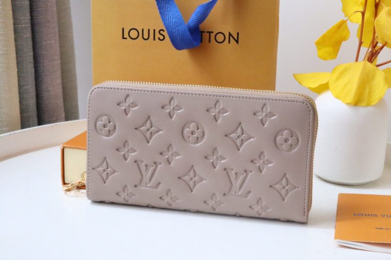13349352834605022 ZIPPY WALLET 19 BEIGE EMBOSSED LAMBSKIN
