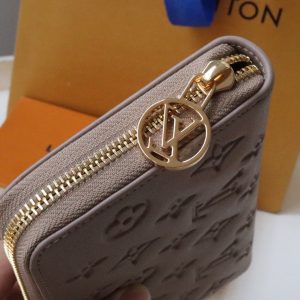 13349352837745075 ZIPPY WALLET 19 BEIGE EMBOSSED LAMBSKIN