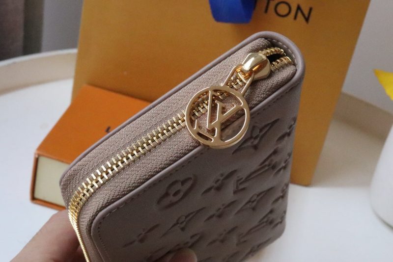 13349352837745075 ZIPPY WALLET 19 BEIGE EMBOSSED LAMBSKIN