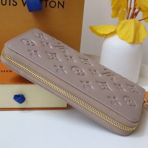13349352839388343 ZIPPY WALLET 19 BEIGE EMBOSSED LAMBSKIN