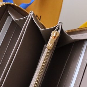 13349352844958494 ZIPPY WALLET 19 BEIGE EMBOSSED LAMBSKIN