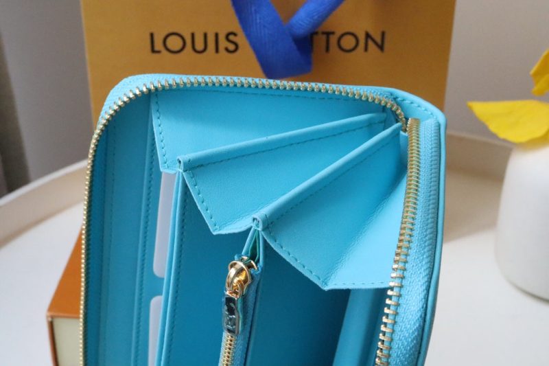 13349352872637370 ZIPPY WALLET 19 CLOUD BLUE EMBOSSED LAMBSKIN