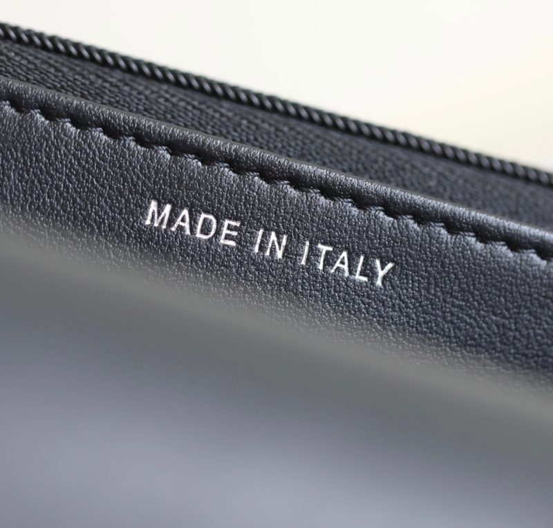 CC WOC 19 BLACK LAMBSKIN SILVER HARDWARE