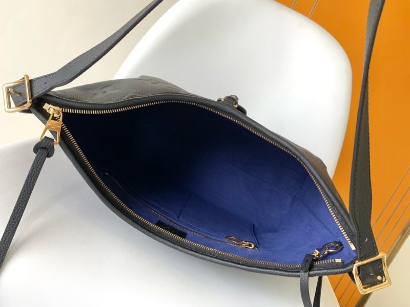 13351064406100438 CARRYALL MM 30 BLACK GRAINED COWHIDE LEATHER