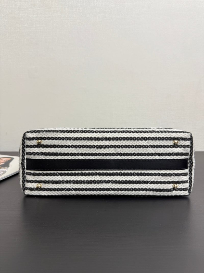 CC 26 Striped Woven Beach Bag 46 Black in Cowhide