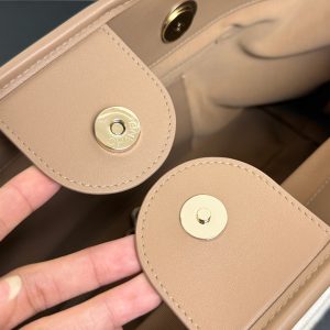 CC 26 Striped Woven Beach Bag 46 Beige in Cowhide