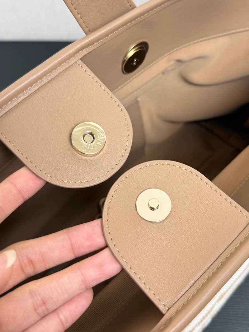 CC 26 Striped Woven Beach Bag 46 Beige in Cowhide