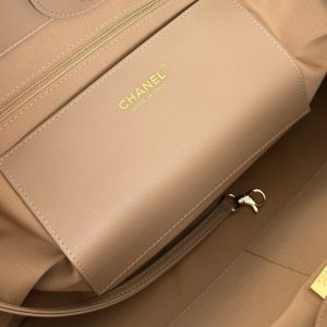 CC 26 Striped Woven Beach Bag 46 Beige in Cowhide