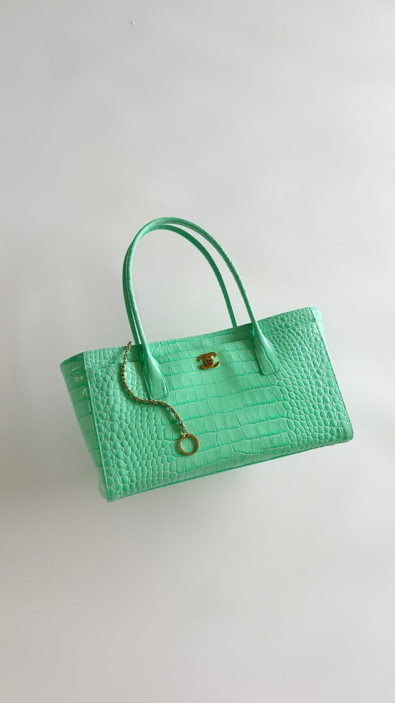 CC 26S Cerf Classic Commuter Tote Bag in Mint Green Crocodile-Embossed Calfskin (made - to - order)