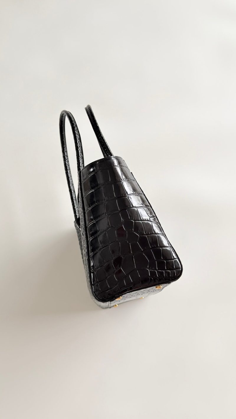 CC 26S Cerf Classic Commuter Tote Bag in Black Crocodile-Embossed Calfskin (made - to - order)