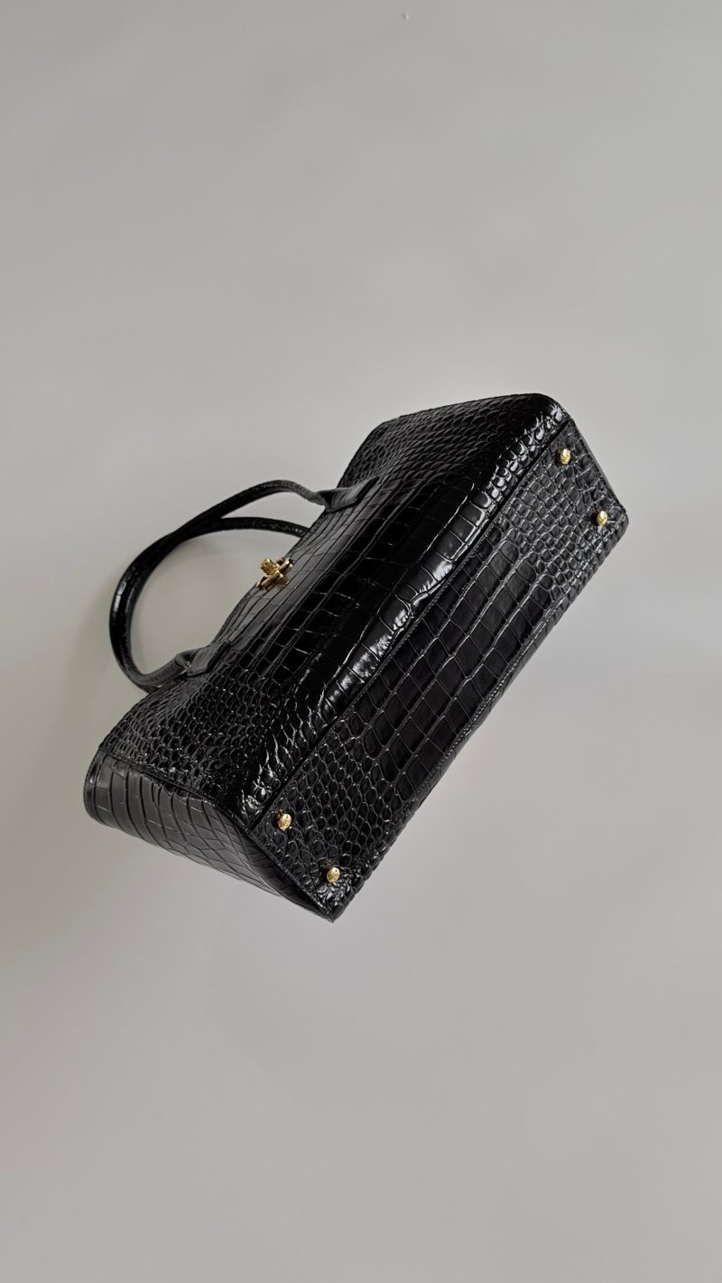 CC 26S Cerf Classic Commuter Tote Bag in Black Crocodile-Embossed Calfskin (made - to - order)