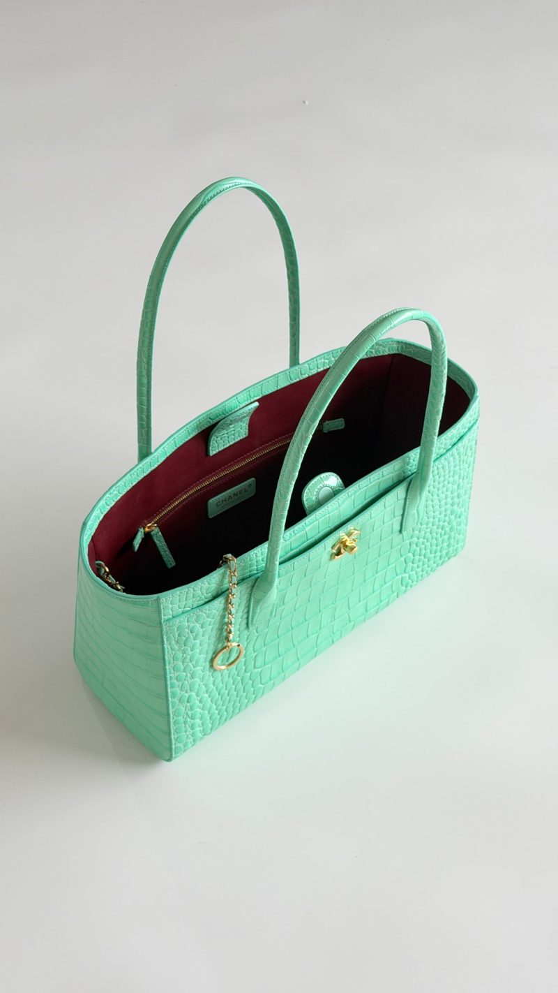 CC 26S Cerf Classic Commuter Tote Bag in Mint Green Crocodile-Embossed Calfskin (made - to - order)